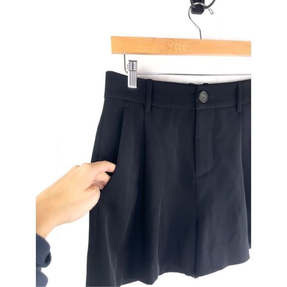 Vince. Pleat Front Short Women’s Size 2‎ Black MSRP $245 - Picture 4 of 13